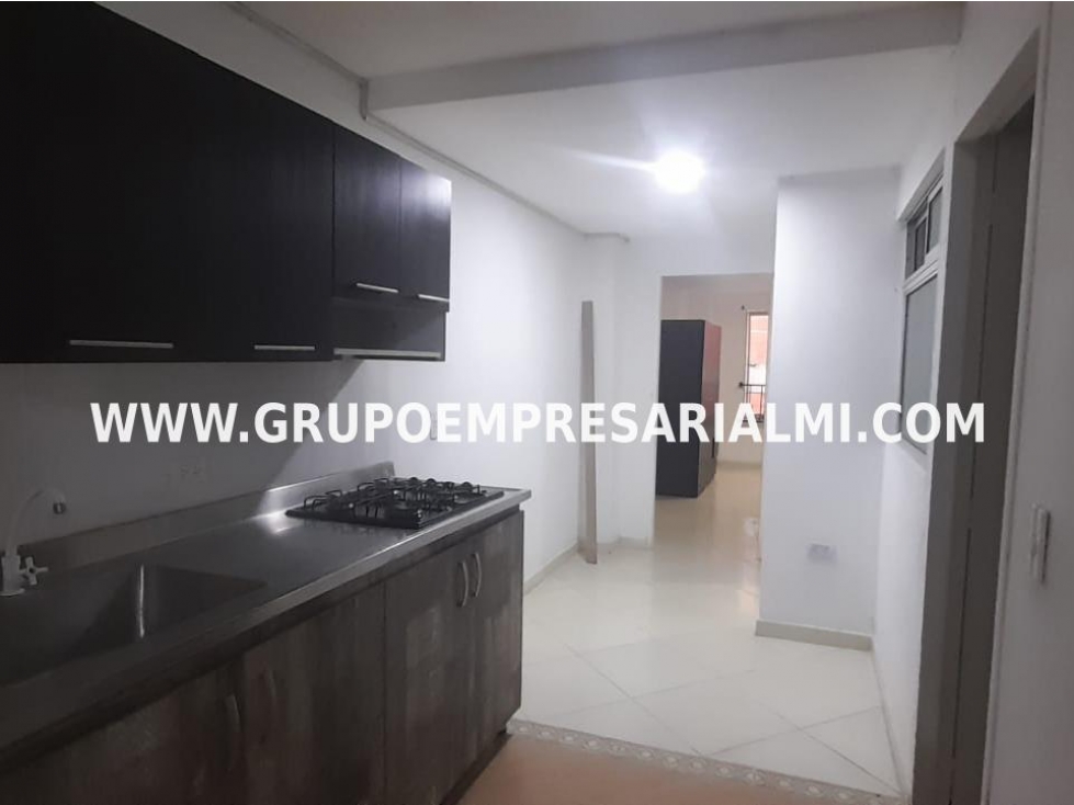 BONITA CASA EN ARRIENDO - SECTOR SAN JOAQUÍN COD: 31841 - 4