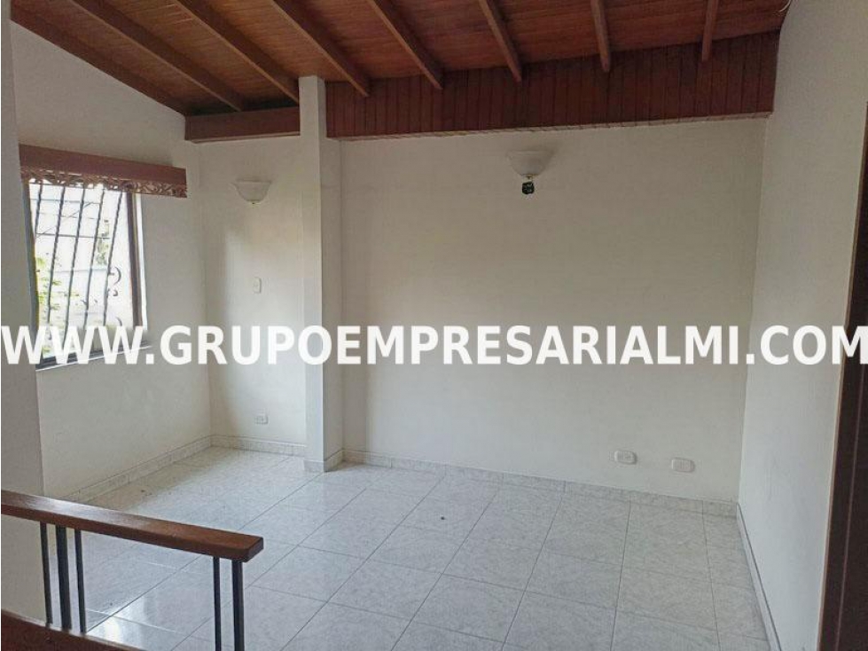 BONITA CASA UNIFAMILIAR EN VENTA - SECTOR SIMÓN BOLÍVAR COD: 31910 — foto 4