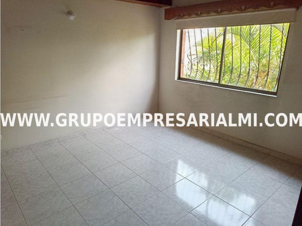 BONITA CASA UNIFAMILIAR EN VENTA - SECTOR SIMÓN BOLÍVAR COD: 31910 — foto 5