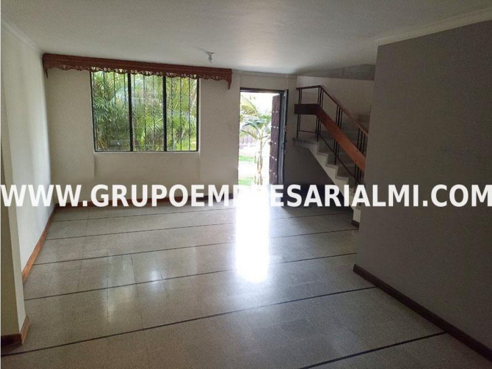 BONITA CASA UNIFAMILIAR EN VENTA - SECTOR SIMÓN BOLÍVAR COD: 31910 — foto 2