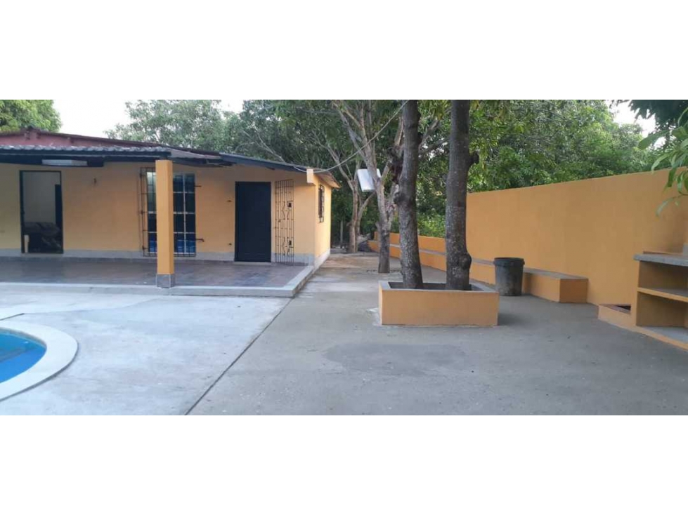 Bonita finca de 5000m2 con piscina, masinga-bonda - 4