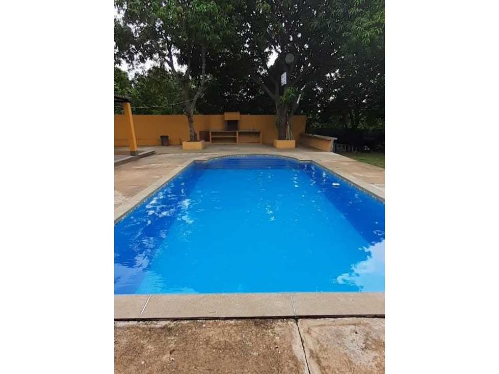 Bonita finca de 5000m2 con piscina, masinga-bonda - 1