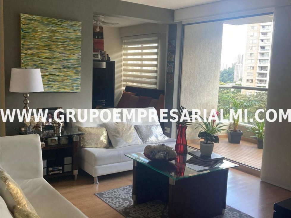 BONITO APARTAMENTO AMOBLADO - SECTOR LOMA DE LOS BERNAL COD: 30944