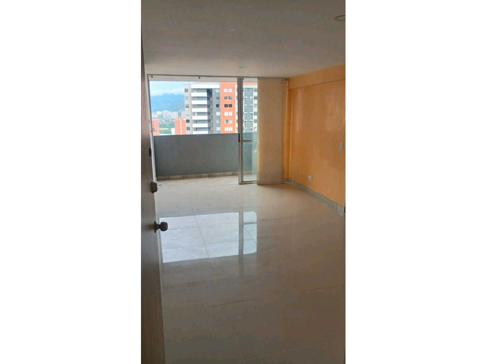 BONITO APARTAMENTO CON PARQUEADERO PRIVADO EN LA CIUDAD DE LOS PUERTO