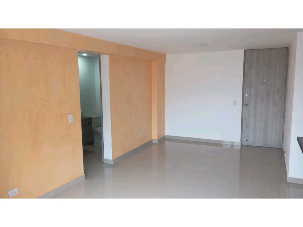 BONITO APARTAMENTO CON PARQUEADERO PRIVADO EN LA CIUDAD DE LOS PUERTO — foto 2
