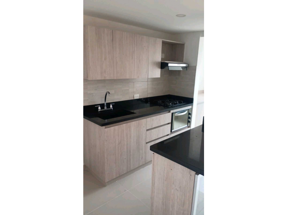 BONITO APARTAMENTO CON PARQUEADERO PRIVADO EN LA CIUDAD DE LOS PUERTO — foto 6