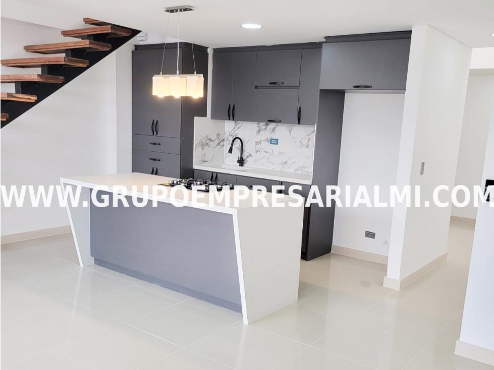 BONITO APARTAMENTO DÚPLEX EN VENTA - SECTOR SIMÓN BOLÍVAR COD: 31621 — foto 2