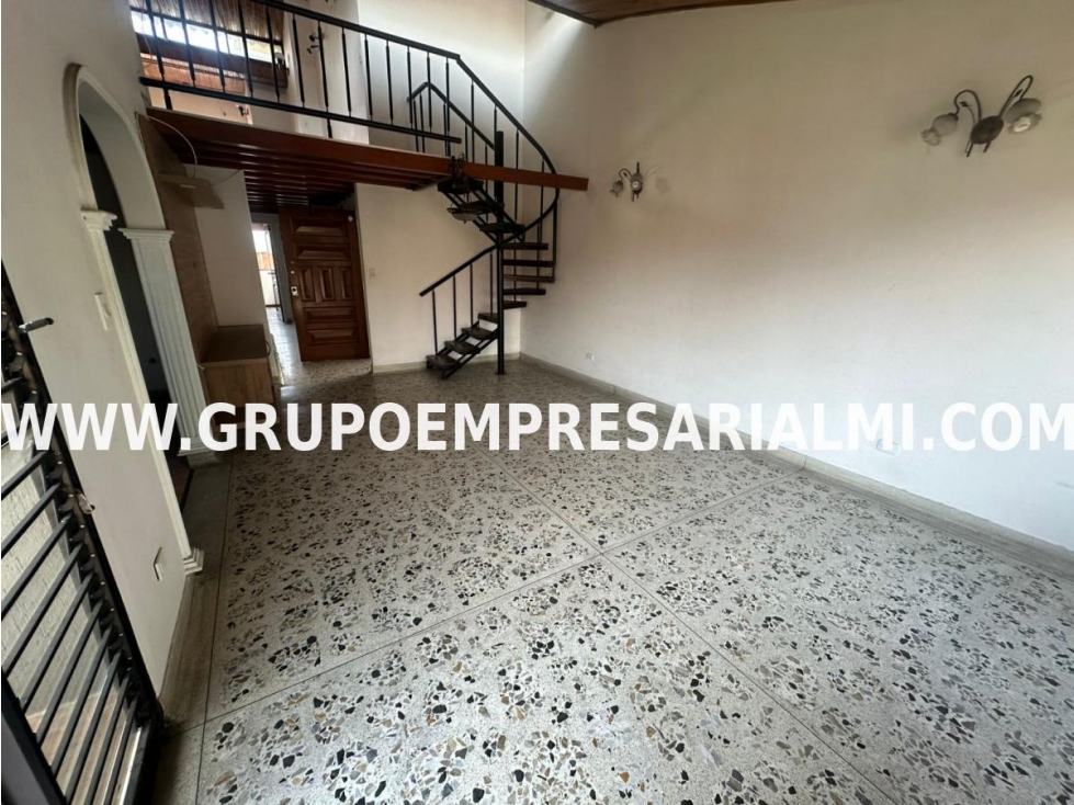 BONITO APARTAMENTO EN ARRENDAMIENTO - SECTOR LOS COLORES COD: 33101 — foto 2