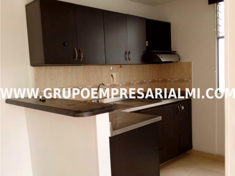 BONITO APARTAMENTO EN ARRIENDO - SECTOR LOMA DEL INDIO COD: 30516