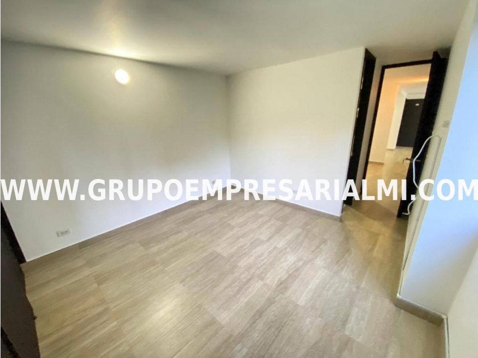 BONITO APARTAMENTO EN ARRIENDO - SECTOR LOMA LOS BERNAL COD: 30771 — foto 6
