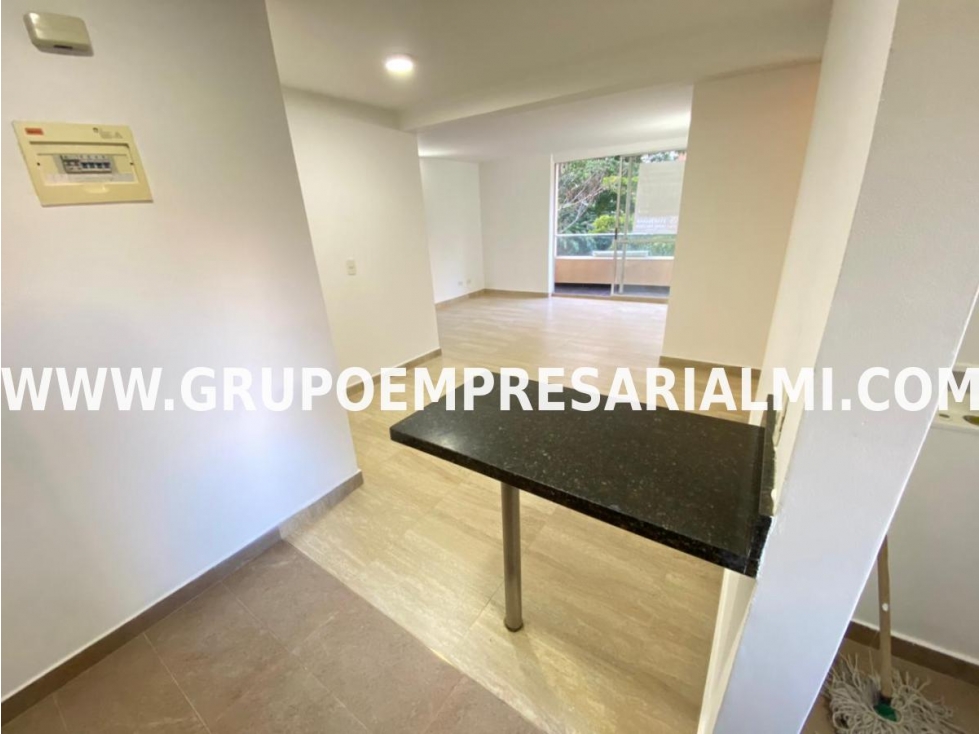 BONITO APARTAMENTO EN ARRIENDO - SECTOR LOMA LOS BERNAL COD: 30771 — foto 5