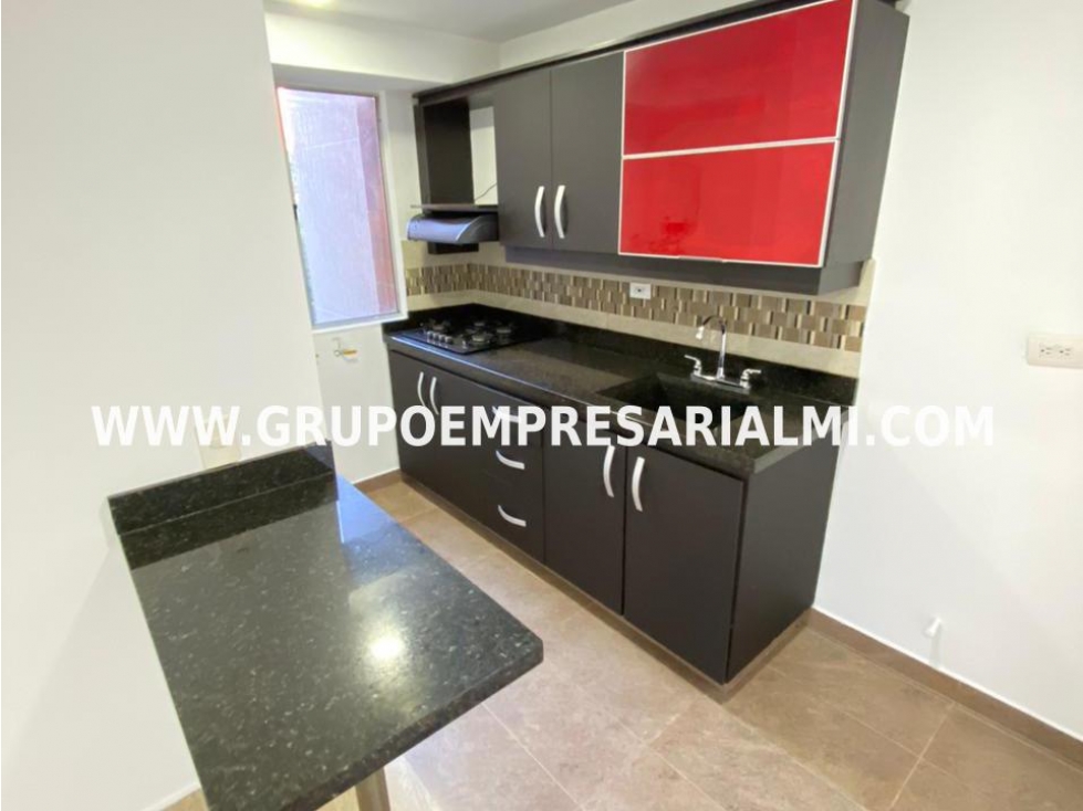 BONITO APARTAMENTO EN ARRIENDO - SECTOR LOMA LOS BERNAL COD: 30771 — foto 2