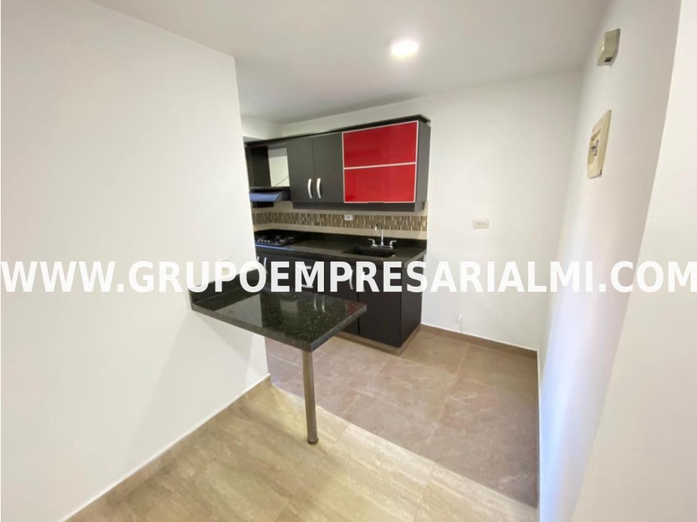 BONITO APARTAMENTO EN ARRIENDO - SECTOR LOMA LOS BERNAL COD: 30771 — foto 4