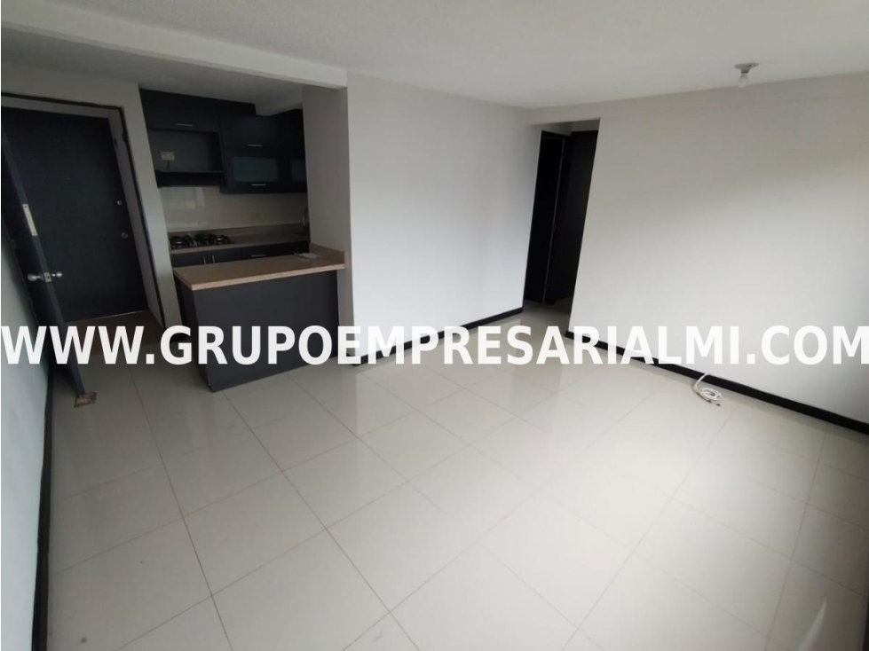 BONITO APARTAMENTO EN ARRIENDO - SECTOR LOMA LOS BERNAL COD: 30827