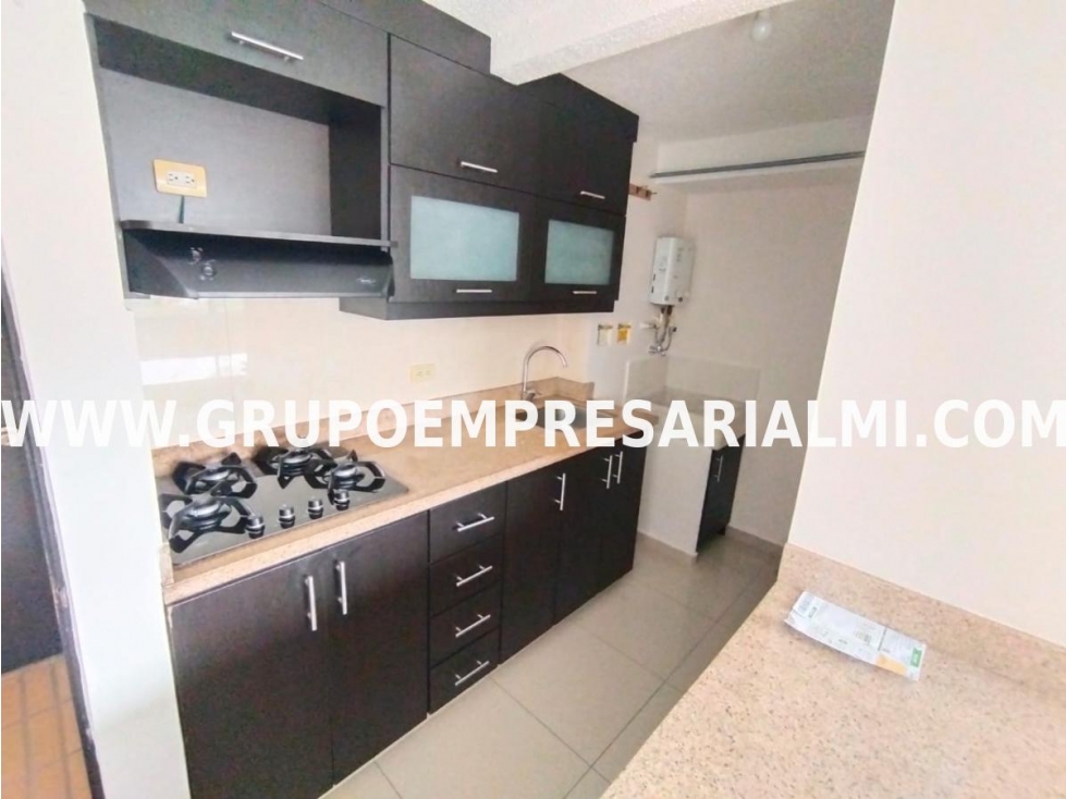 BONITO APARTAMENTO EN ARRIENDO - SECTOR LOMA LOS BERNAL COD: 30827 — foto 5