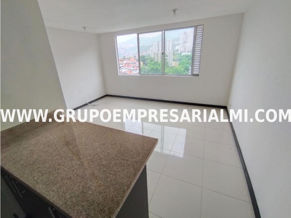 BONITO APARTAMENTO EN ARRIENDO - SECTOR LOMA LOS BERNAL COD: 30827 — foto 4
