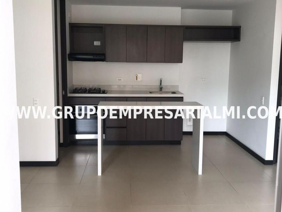 BONITO APARTAMENTO EN ARRIENDO - SECTOR ALTOS DE POBLADO COD: 30864