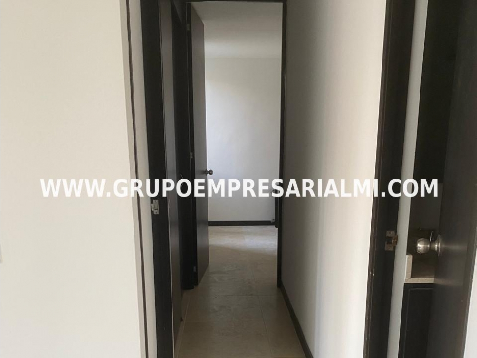 BONITO APARTAMENTO EN ARRIENDO - SECTOR CIUDAD DEL RÍO COD: 31130 — foto 3