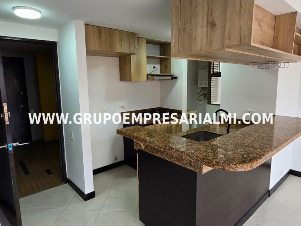 BONITO APARTAMENTO EN ARRIENDO - SECTOR LOMA DE LOS BERNAL COD: 31146 — foto 2