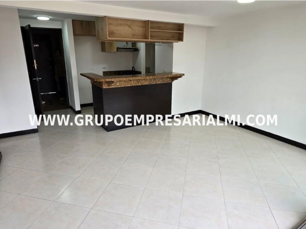 BONITO APARTAMENTO EN ARRIENDO - SECTOR LOMA DE LOS BERNAL COD: 31146 — foto 3