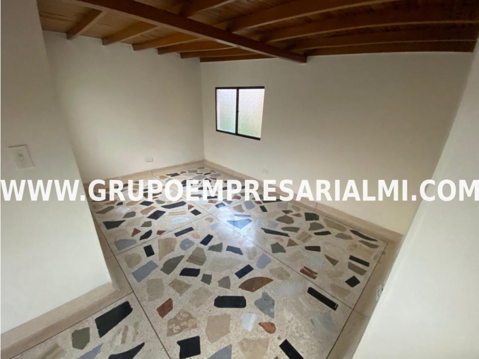 BONITO APARTAMENTO EN ARRIENDO - SECTOR SANTA TERESITA COD: 31219 — foto 2