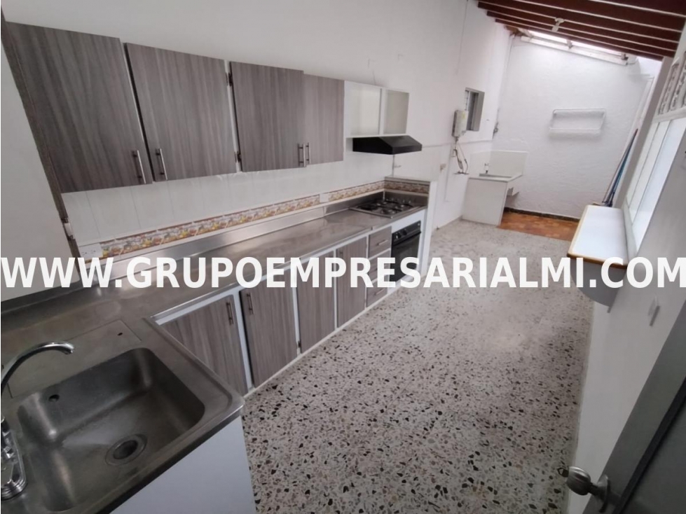 BONITO APARTAMENTO EN ARRIENDO - SECTOR SANTA TERESITA COD: 31735 — foto 2