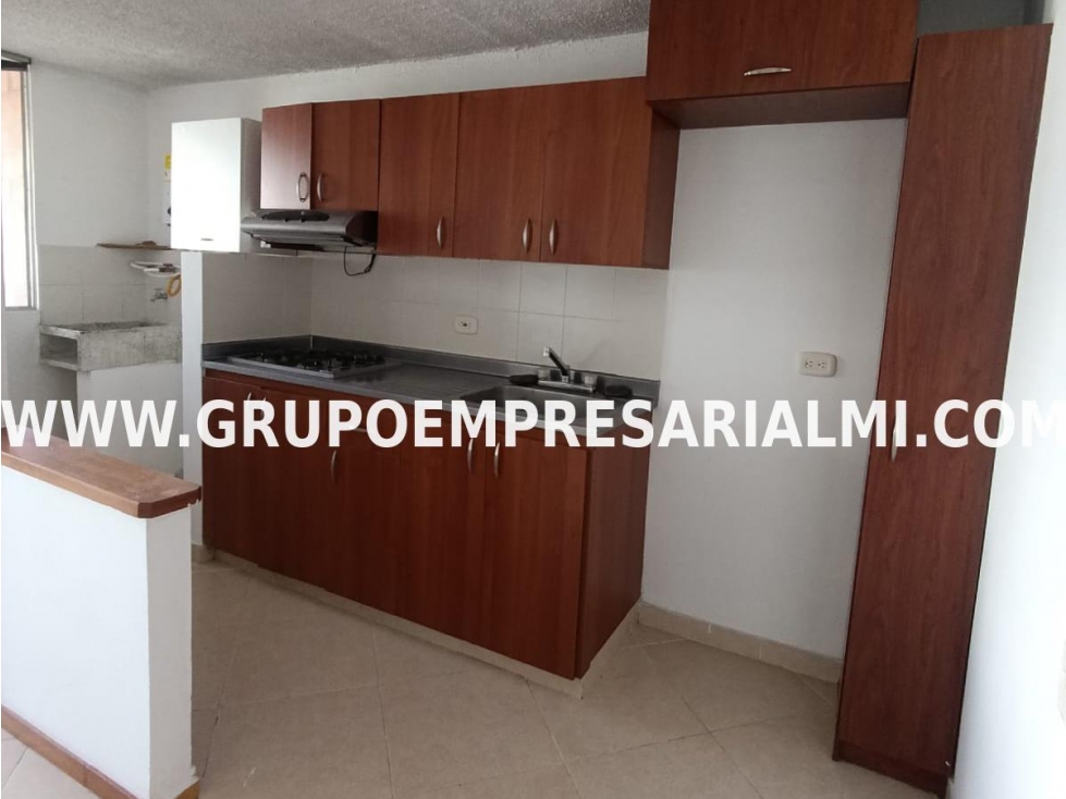 BONITO APARTAMENTO EN ARRIENDO - SECTOR LOMA DEL INDIO COD: 31857 — foto 3