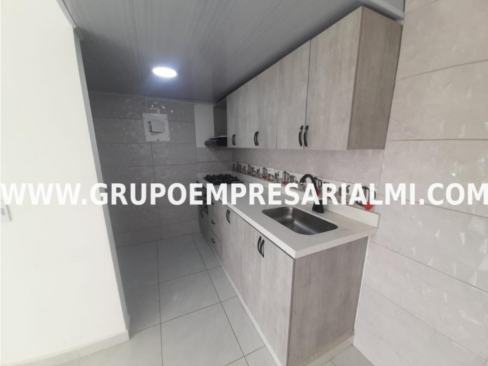 BONITO APARTAMENTO EN ARRIENDO - SECTOR MARÍA AUXILIADORA COD: 31912 — foto 2