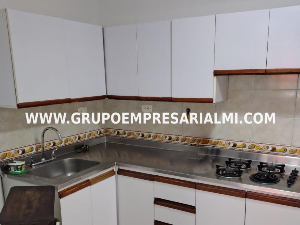 BONITO APARTAMENTO EN ARRIENDO - SECTOR LOMA DE LOS BERNAL COD: 2918 — foto 2