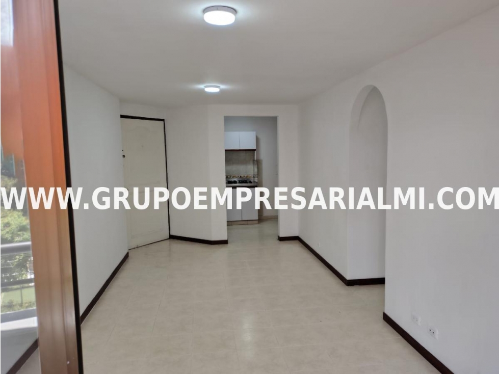 BONITO APARTAMENTO EN ARRIENDO - SECTOR LOMA DE LOS BERNAL COD: 2918