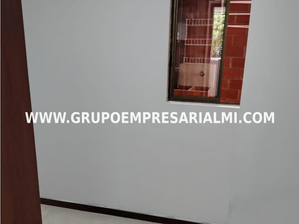 BONITO APARTAMENTO EN ARRIENDO - SECTOR LOMA DE LOS BERNAL COD: 2918 — foto 4