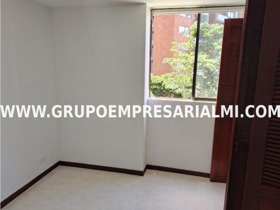 BONITO APARTAMENTO EN ARRIENDO - SECTOR LOMA DE LOS BERNAL COD: 2918 — foto 5