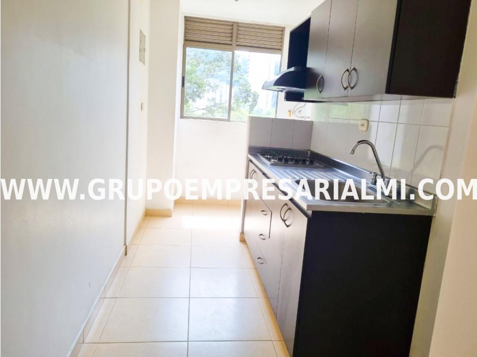 BONITO APARTAMENTO EN ARRIENDO - SECTOR LOMA DEL INDIO COD: 31370 — foto 2