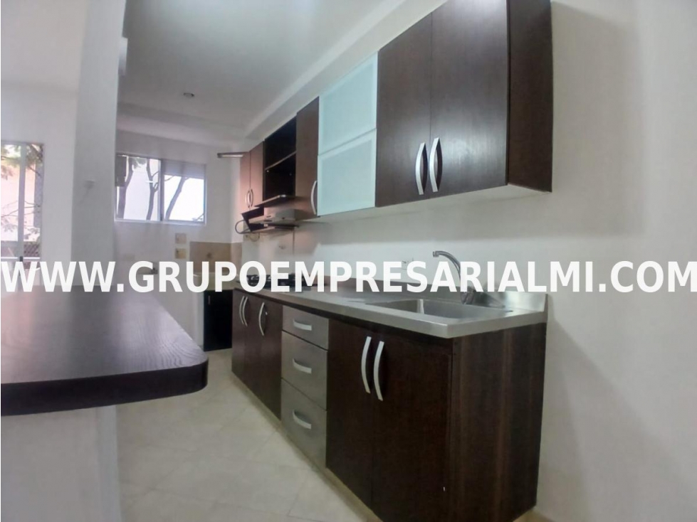 BONITO APARTAMENTO EN ARRIENDO - SECTOR CIUDAD DEL RIO COD: 32474 — foto 4
