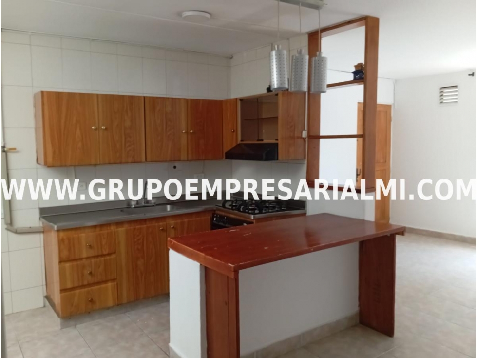 BONITO APARTAMENTO EN ARRIENDO - SECTOR CRISTOBAL COD: 33898 — foto 3