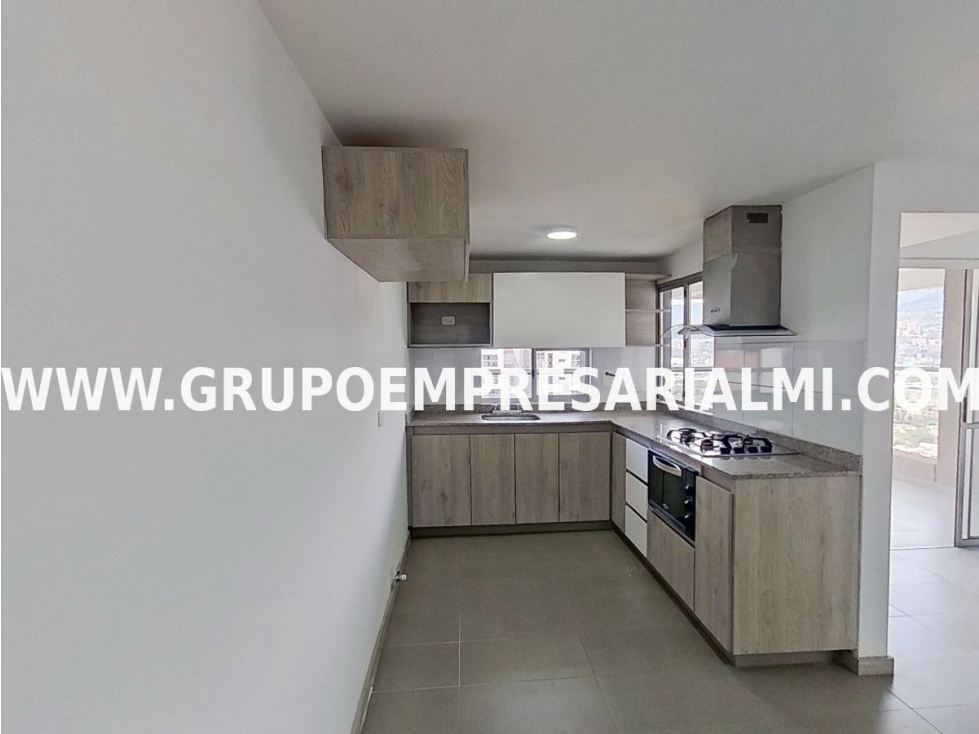 BONITO APARTAMENTO EN VENTA - SECTOR LOMA DE LOS BERNAL COD: 30316