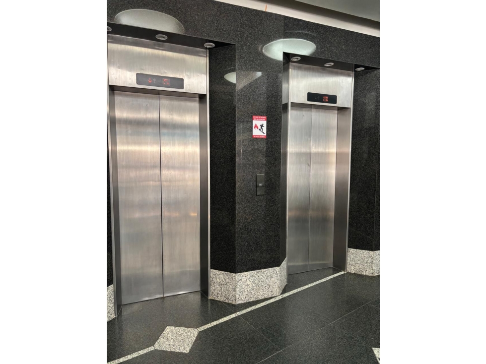 C.A.# 008 SE VENDE/ALQUILA OFICINA EN TORRES DEL NORTE — foto 4
