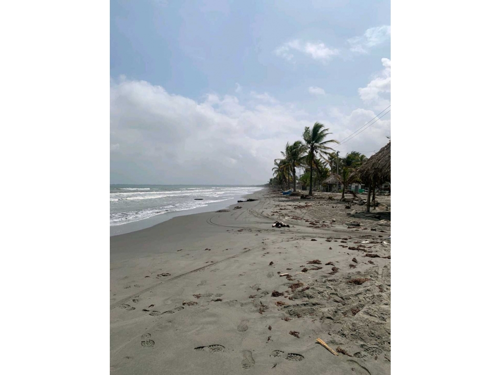 Cabaña en venta en Moñitos lote de 344 m2- 68 m2 de construcción. - 4