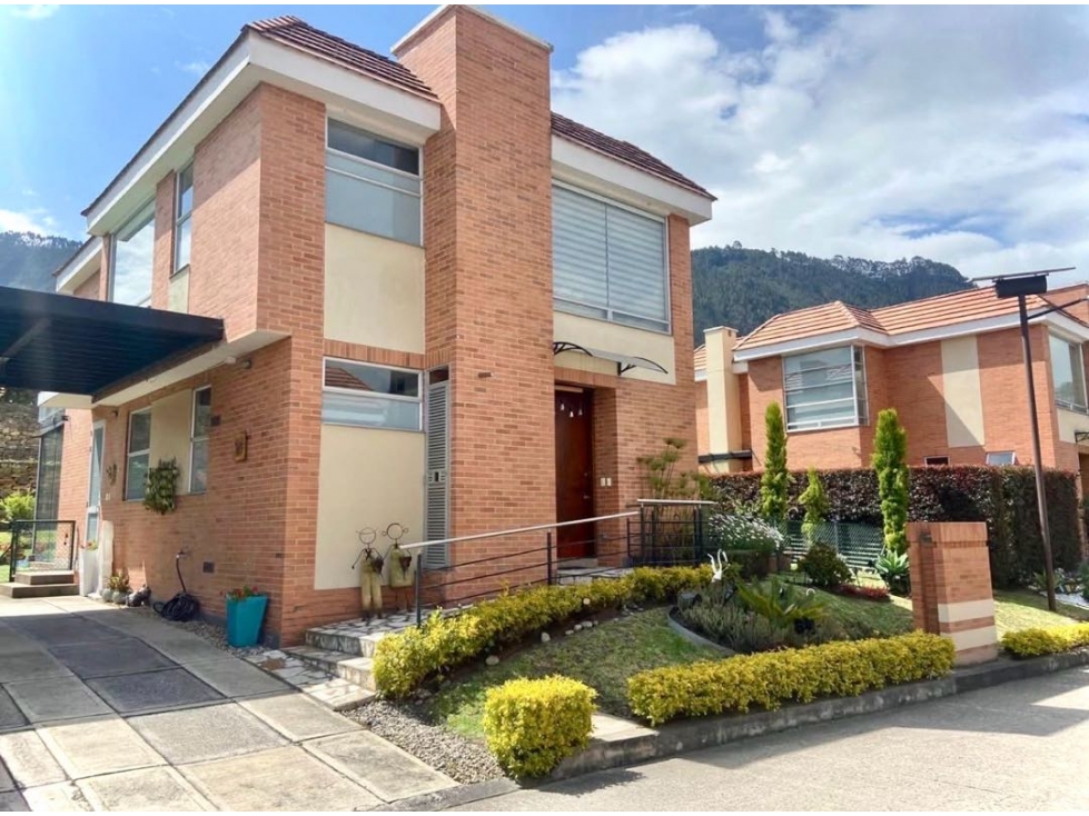 Cajicá hermosa casa en conjunto campestre