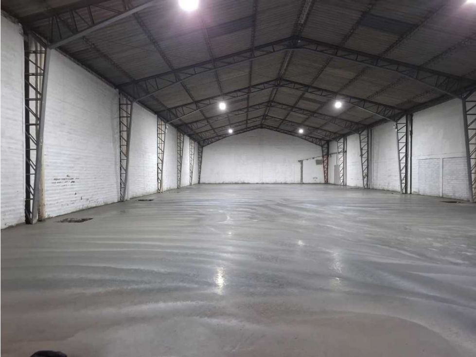 Calderón, De Oportunidad Bodega en Renta, 560m2 - 1