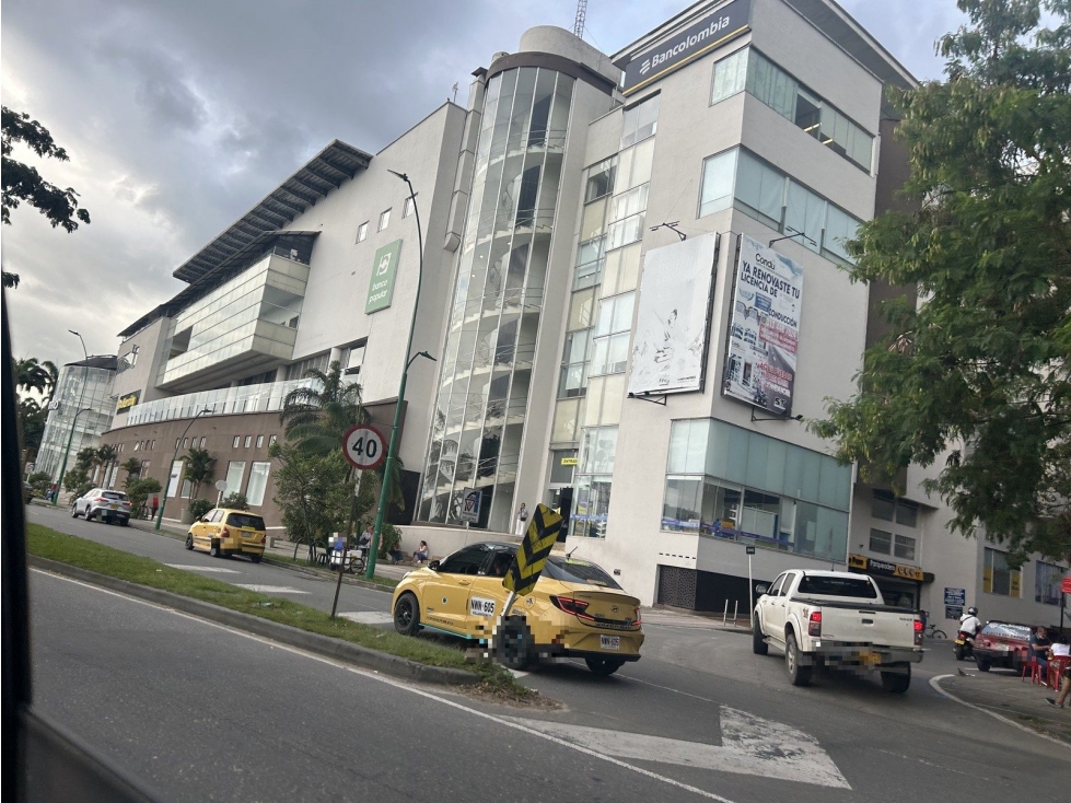 CALLE 15 38 40 CENTRO COMERCIAL LLANOCENTRO PARQUEO SOTANO 1
033 - 2