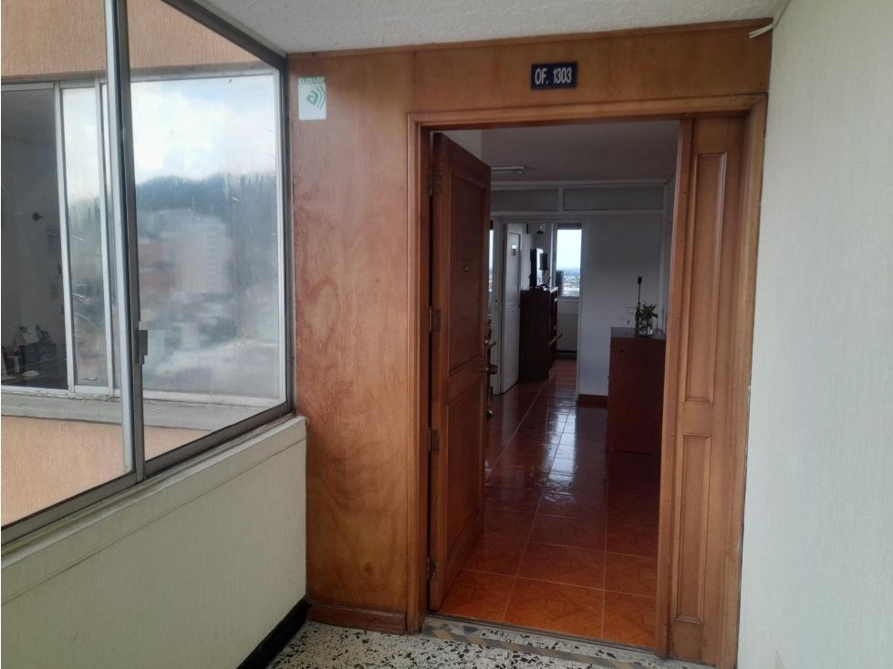 CALLE 15 NORTE 6 34 OFICINA 13 03 PISO 13 EDIFICIO ALCAZAR — foto 3