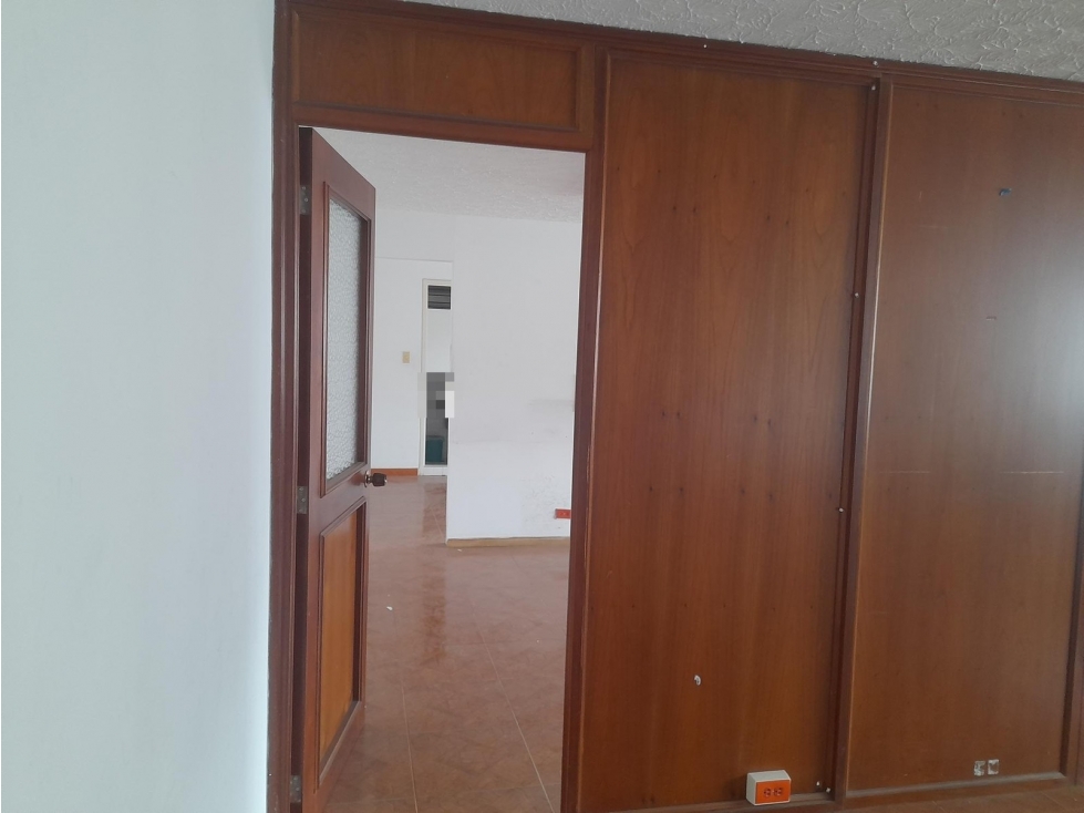 CALLE 15 NORTE 6 N 34 OFICINA 13 01 PISO 13 EDIFICIO ALCAZAR — foto 4
