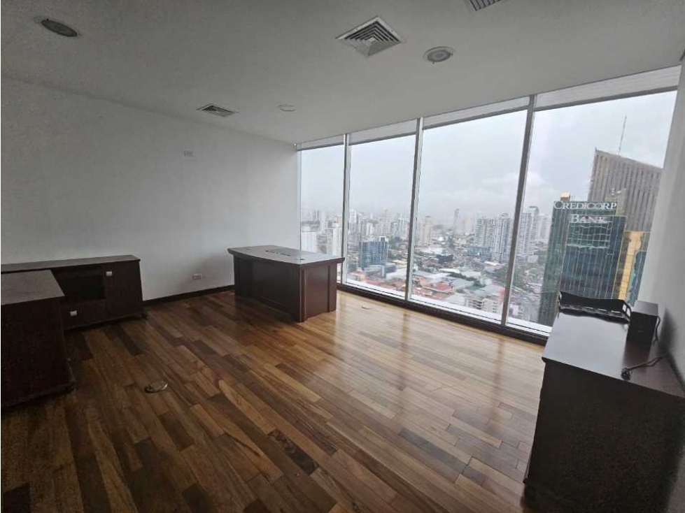 CALLE 50 / OFICINA/ EDIFICIO GLOBAL BANK / 200M2 / AMOBLADO