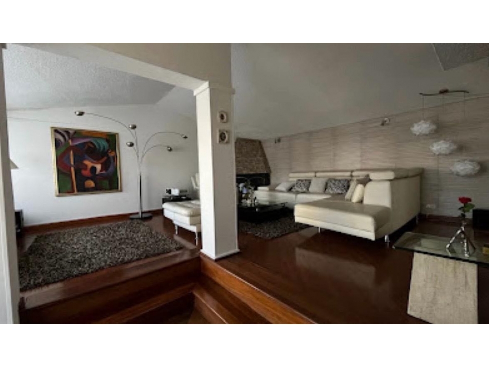 CALLEJA BAJA CASA VENDO