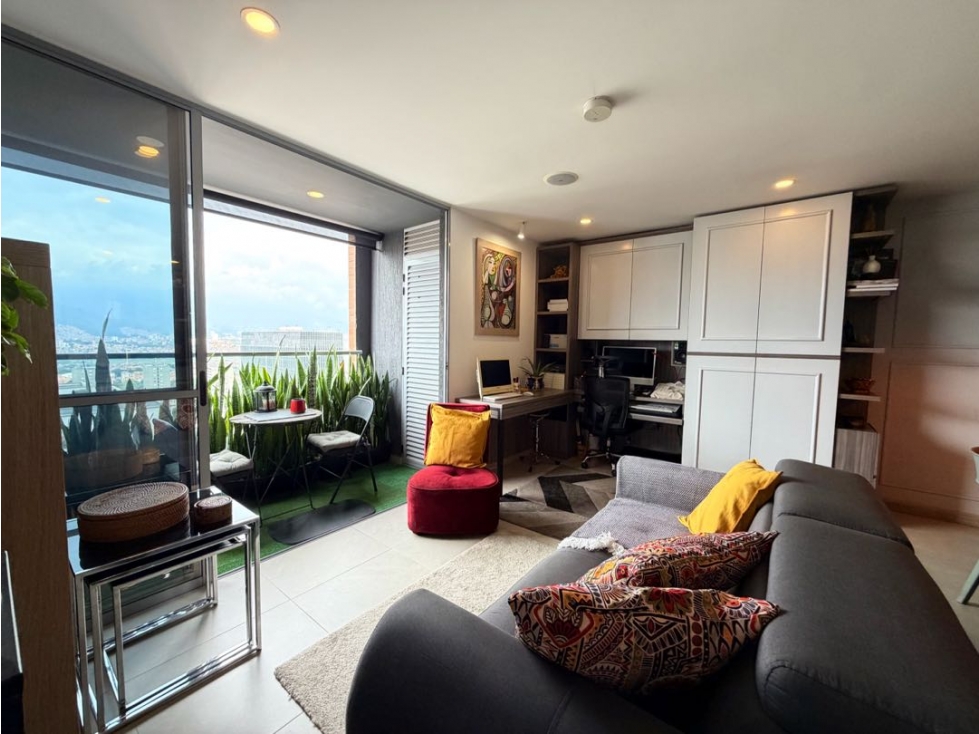 VENTA DE APARTAESTUDIO REMODELADO EN CIUDAD DEL RÍO | MEDELLÍN — foto 2