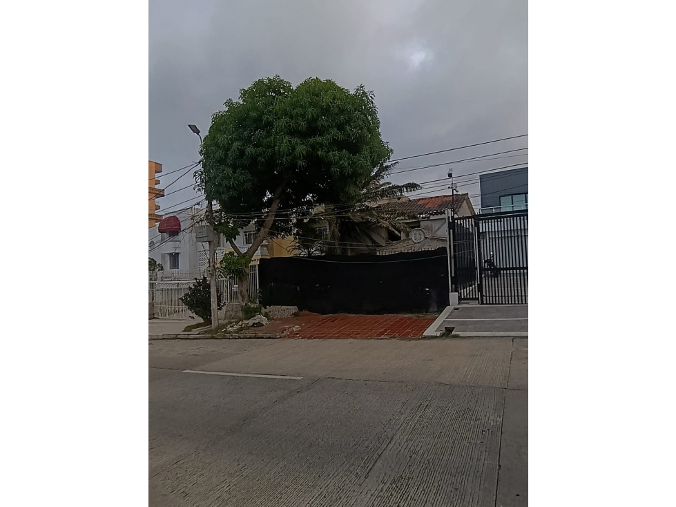 CARRERA 52B NO. 92-94 BARRIO ALTOS DE RIOMAR
