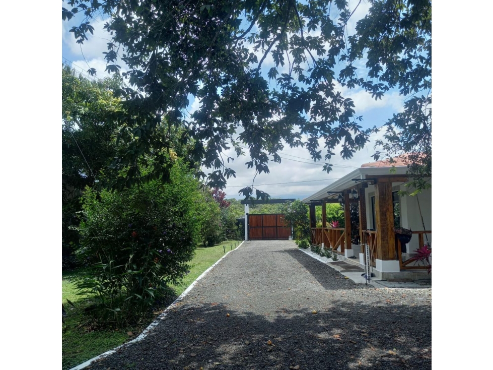 Casa campestre ( nor occidente) hojas anchas , Armenia Quindío. — foto 3