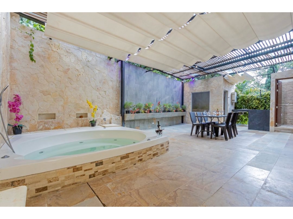 Venta casa con terraza y jacuzzi. El Poblado, Cola del Zorro. Unidad. — foto 2