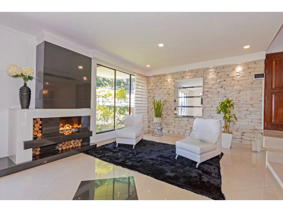 Venta casa con terraza y jacuzzi. El Poblado, Cola del Zorro. Unidad. — foto 5